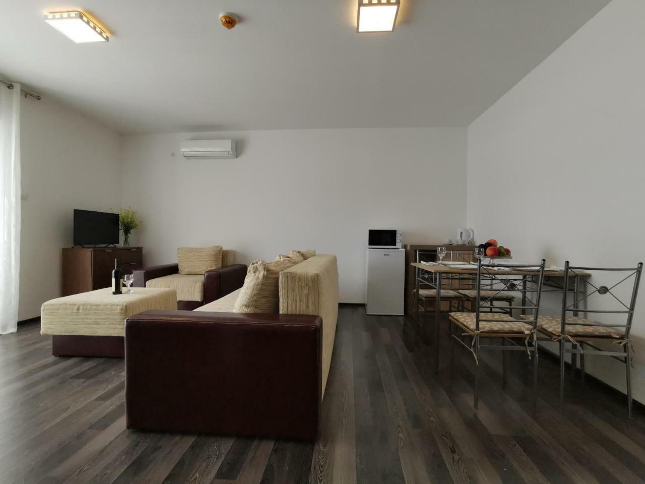 Apartments Apple Cat Montenegro Ko Bijela Exterior foto